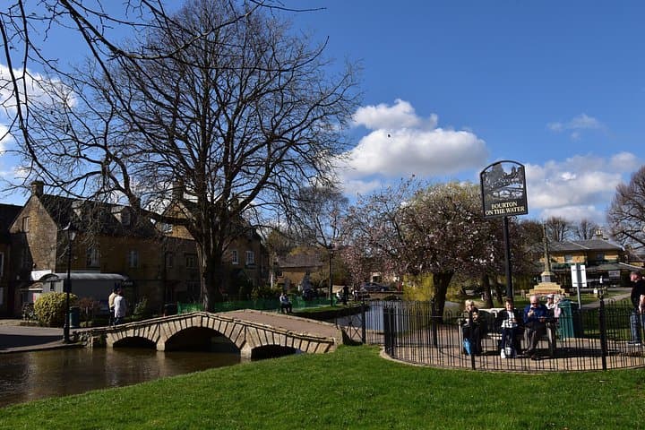 Private Cotswolds Day Tour from London: Chipping Campden, Bourton-on-the-Water & Burford