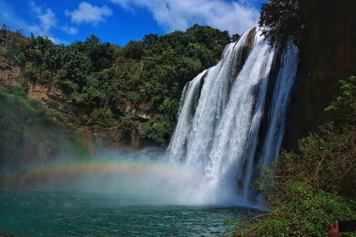 Guiyang Day Trip: Private Tour to Huangguoshu Waterfall with Lunch