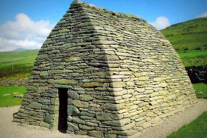 Drive the Dingle Peninsula: Slea Head, Gallarus Oratory & Connor Pass Private Tour