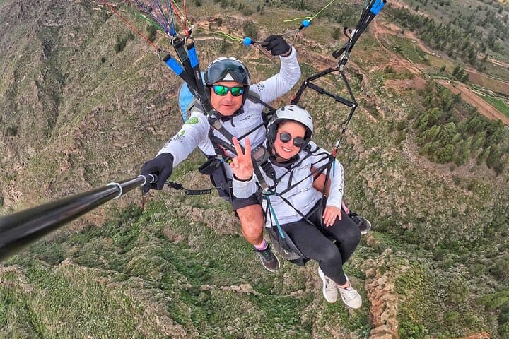 Soar 1000m: Silver Tandem Paragliding Over South Tenerife photo 4