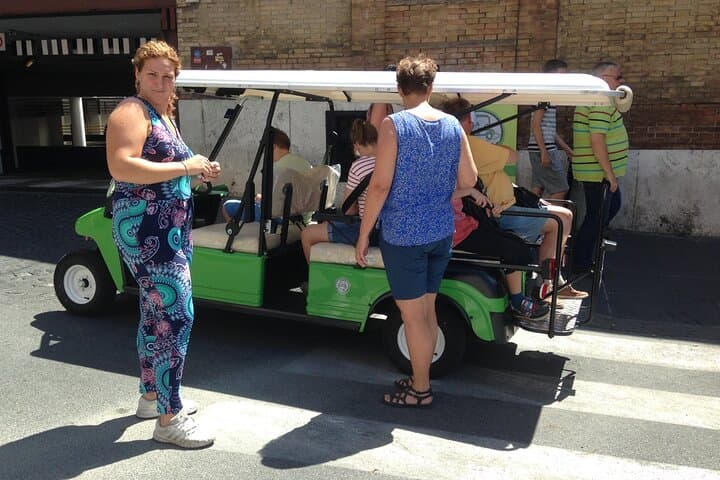 Explore Rome by Golf Cart: 4-Hour Self-Drive Through the City Center photo 2