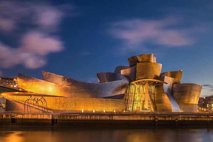 Bilbao Private Bike Tour — Guggenheim, Riverfront & City Highlights photo 2