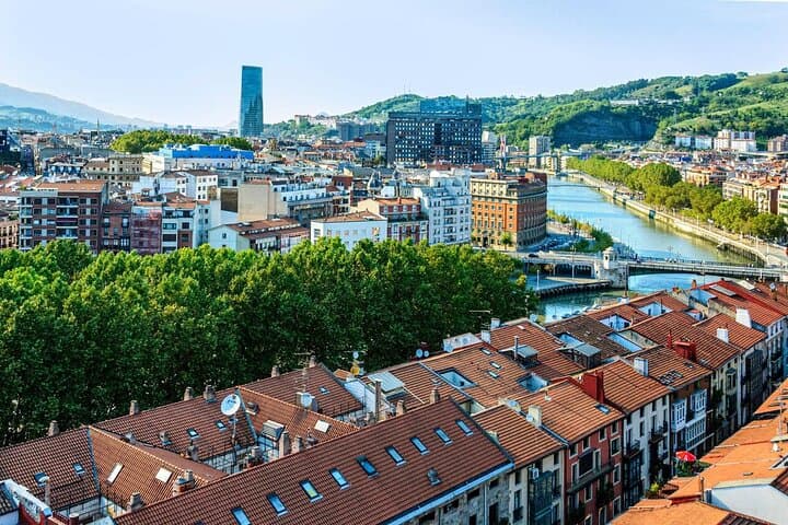 Bilbao Private Bike Tour — Guggenheim, Riverfront & City Highlights
