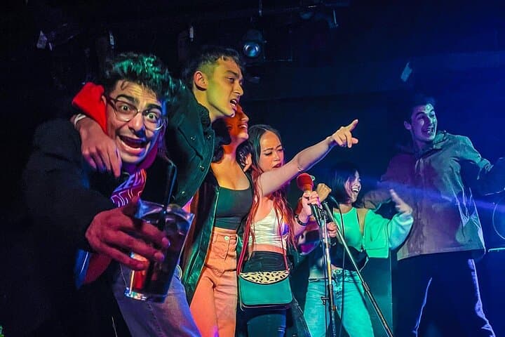 Gastown Pub Crawl Vancouver — Nightlife Bar Crawl with Games & Skip-the-Line photo 4