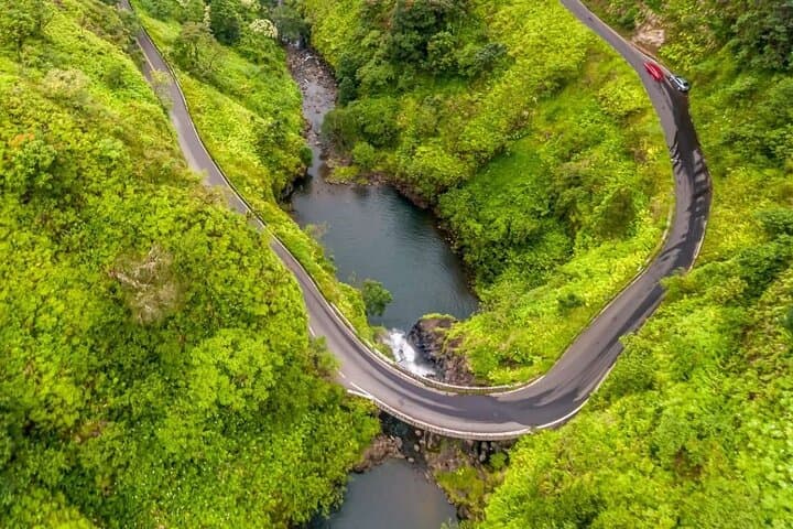 Road to Hana Waterfalls and Waiʻānapanapa Black Sand Beach: Full-Day Guided Tour from Maui