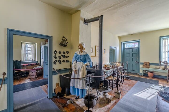 Inside the 1792 Johannes Mueller House: Guided Moravian History Tour in Lititz photo 3