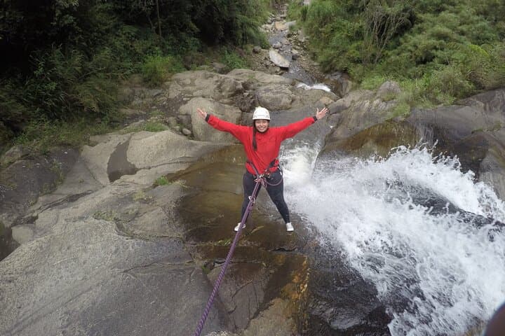 Canyoning Chamana Waterfalls — Baños de Agua Santa, Ecuador photo 2