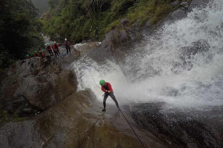Canyoning Chamana Waterfalls — Baños de Agua Santa, Ecuador photo 6