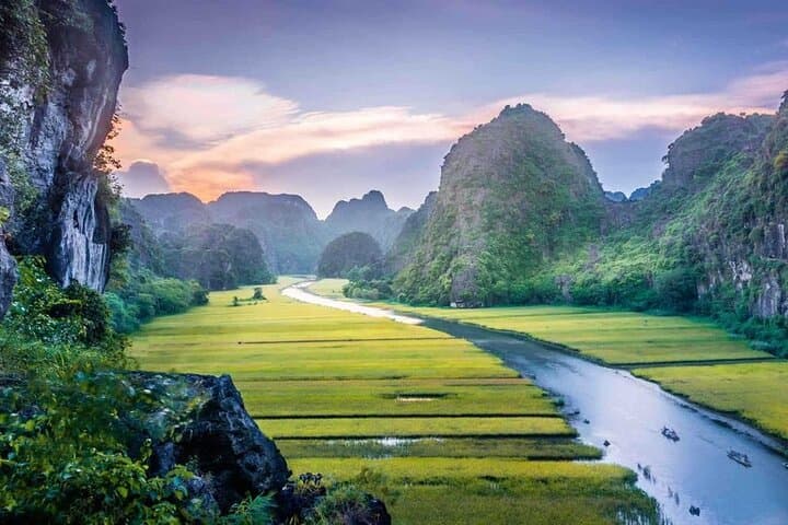 Tam Coc & Mua Cave: Full-Day Boat, Bike and Climb from Hanoi photo 4
