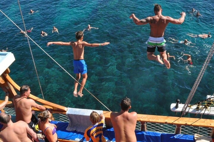 Blue Lagoon & Manavgat River Boat Cruise from Side: Swim, Snorkel, Foam Party photo 4
