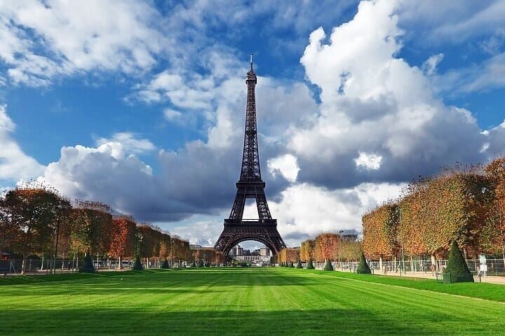 Guided Paris Montmartre Walking Tour — 2-Hour Montmartre Highlights photo 3