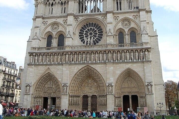 Guided Paris Montmartre Walking Tour — 2-Hour Montmartre Highlights photo 4
