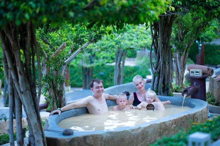 Nha Trang Island Hopping: Snorkeling, BBQ Lunch & Hon Tam Hot Springs