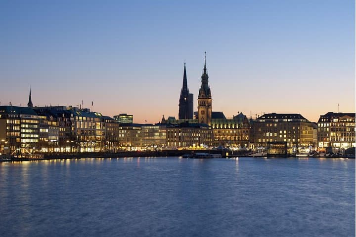 Hamburg Scavenger Hunt: Self-Guided Audio Walking Tour of City Landmarks photo 1