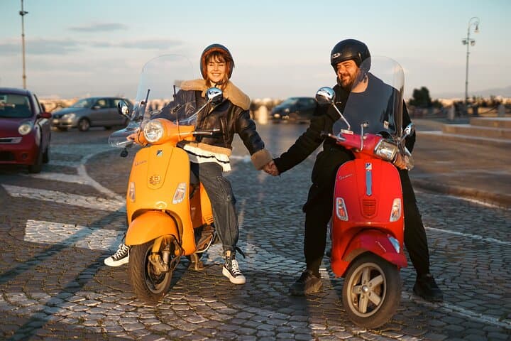 Rome Vespa Scooter Tour with Professional Photographer — Colosseum to Piazza Navona