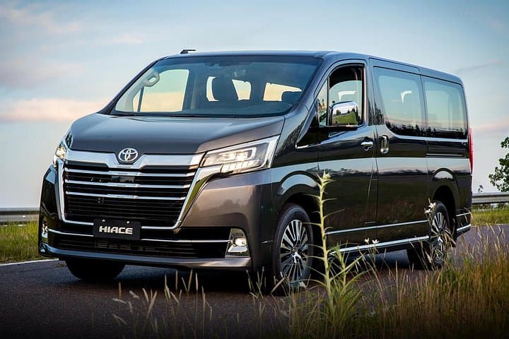 Smooth Arrival: Private Minibus Transfer from Dubai International Airport (DXB) to Dubai photo 1