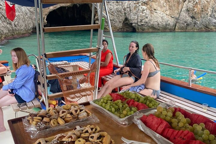 Riviera di Ulisse: Sperlonga to Gaeta Boat & Snorkeling Tour photo 3