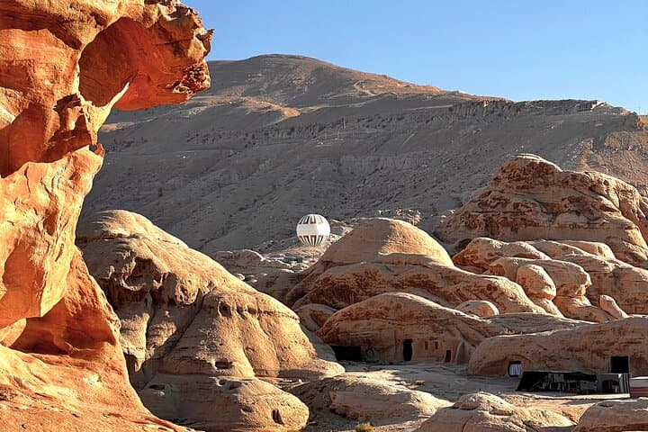 Private Petra Tours — Tailored Hiking & Guided Exploration of Petra