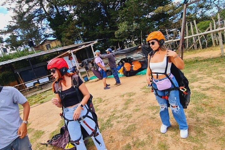 Soar Over the Aburrá Valley: Private Paragliding Experience in Medellín photo 6