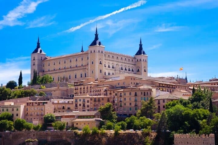 Private Toledo Walking Tour: Cathedral, Alcázar & Jewish Quarter with a Pro Guide