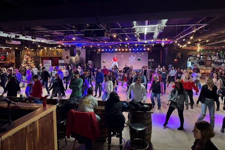 Nashville Bar Crawl: Express Entry, Drink Deals & Live Music on Broadway photo 4