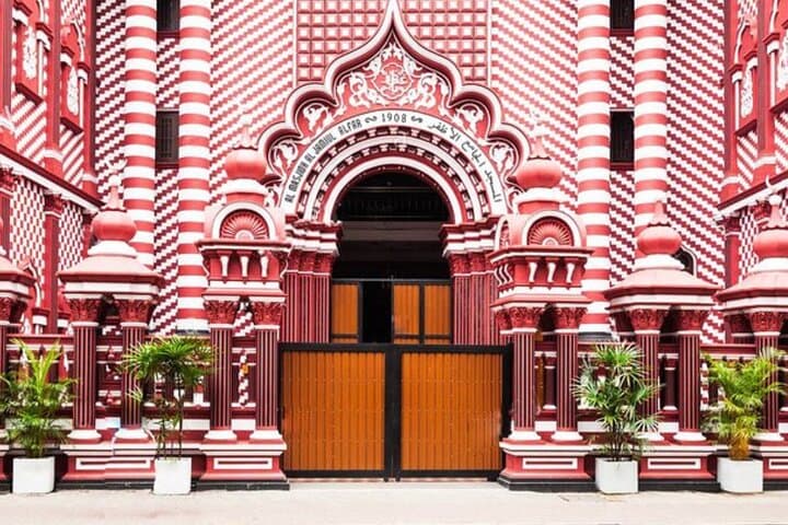 Colombo in Transit: 6–8 Hour City Tour with Lunch from BIA photo 1