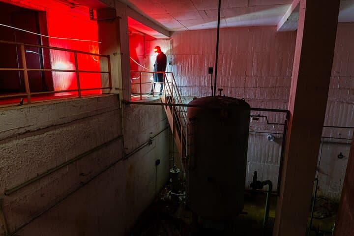 Berlin Urbex Adventure: Guided Exploration of Abandoned Sites & Rooftops photo 5