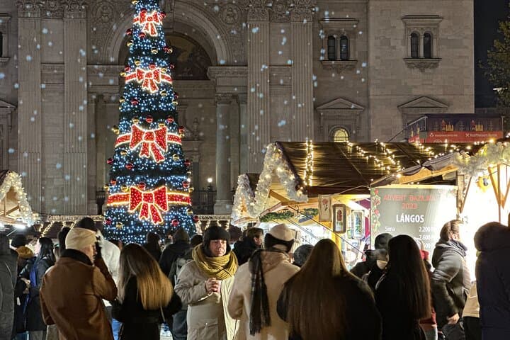 Budapest Christmas Market Walking Tour: St. Stephen's & Vörösmarty Square photo 5