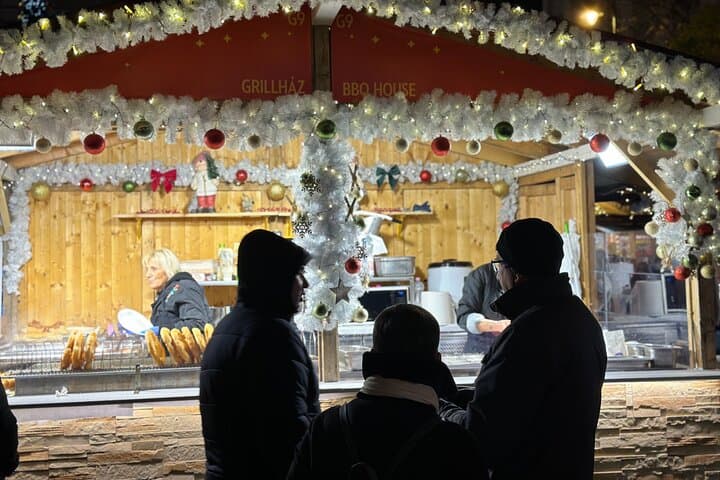 Budapest Christmas Market Walking Tour: St. Stephen's & Vörösmarty Square photo 3