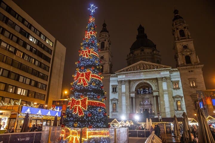 Budapest Christmas Market Walking Tour: St. Stephen's & Vörösmarty Square photo 2