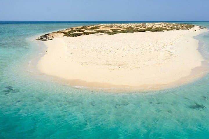 Hurghada Private Full-Day Snorkeling & Giftun Islands Boat Tour photo 4