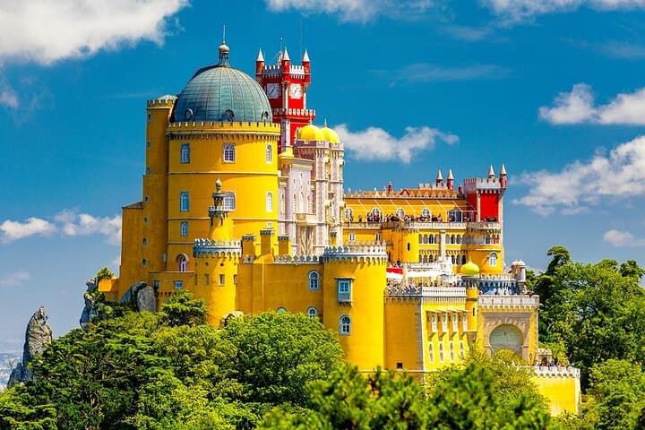 Sintra Full-Day Private Tour: Palaces, Cliffs & Coastal Views from Lisbon