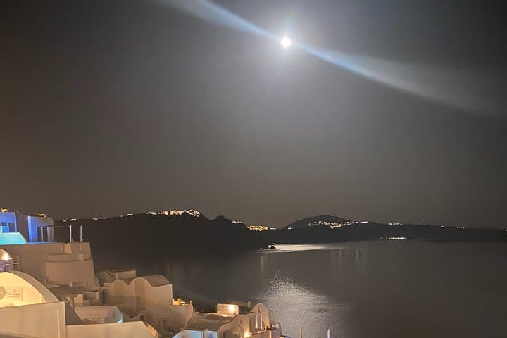 Santorini Private Highlights Tour: Caldera Views, Akrotiri Ruins & Wine Tasting photo 2