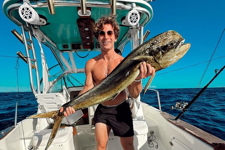 Tamarindo Deep-Sea Fishing Charter on 28 Foot Century — Half-Day