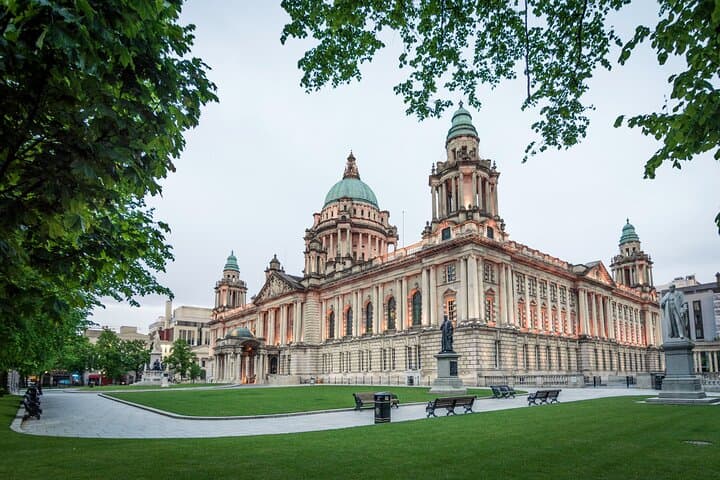 Half-Day Private Belfast City Tour: Queen's, Botanic Gardens & Titanic Quarter photo 1