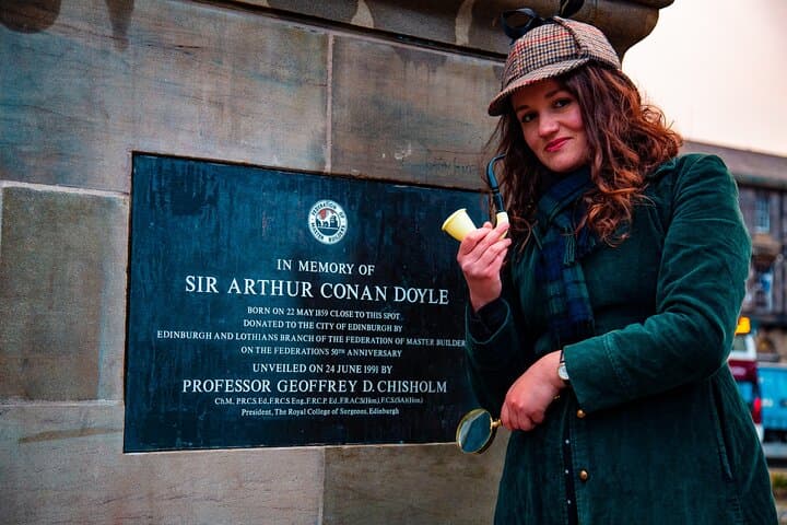 Sherlock Holmes Private Walking Tour & Puzzle Hunt in Edinburgh photo 2
