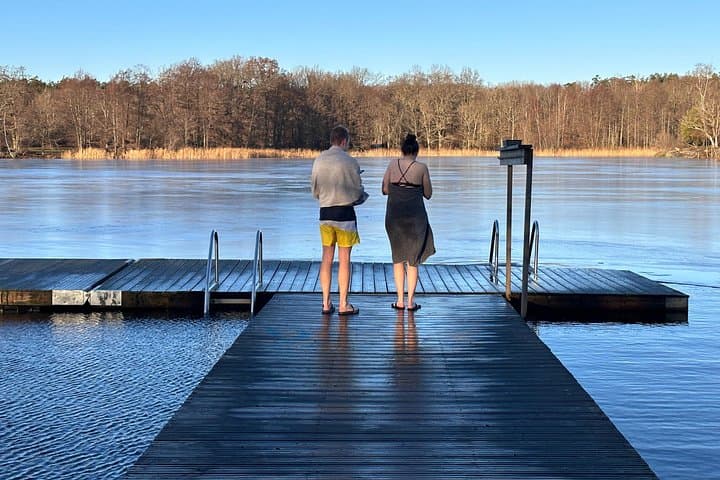 Ice Bathing & Sauna Forest Hike Near Stockholm — Private Winter Retreat photo 2