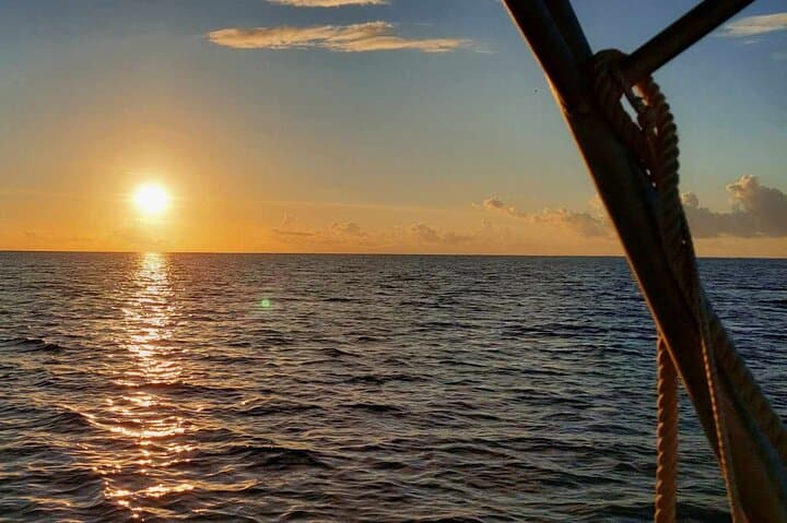 Guided Sunset Cruise on Raiatea Lagoon — Evening Boat Tour with Drinks photo 2