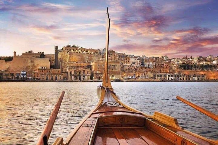 Grand Harbour Dghajsa Cruise: 35-Minute Private Boat Tour from Valletta photo 1
