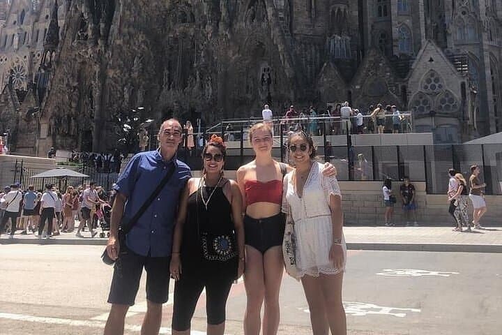 Gràcia Neighborhood Walking Tour — Barcelona's Rebel Squares & Stories photo 3