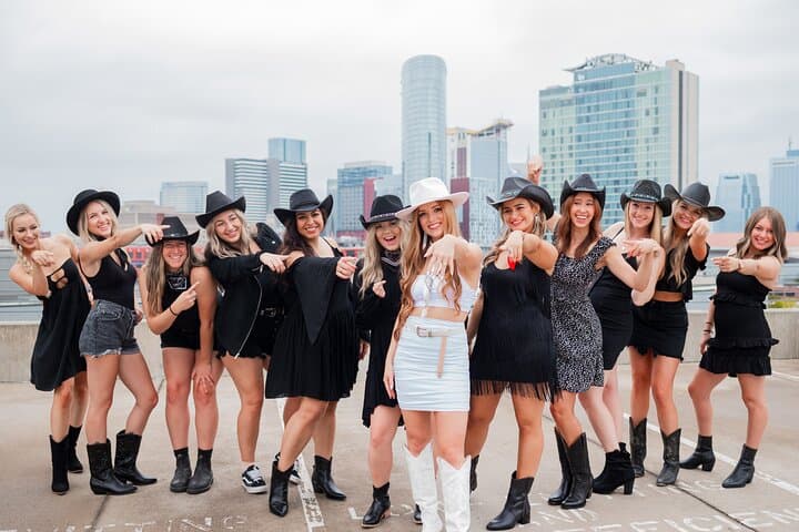 Gulch Mural Photoshoot: Private Bachelorette & Birthday Session in Nashville photo 1