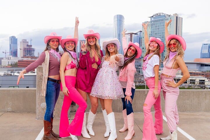 Gulch Mural Photoshoot: Private Bachelorette & Birthday Session in Nashville photo 3