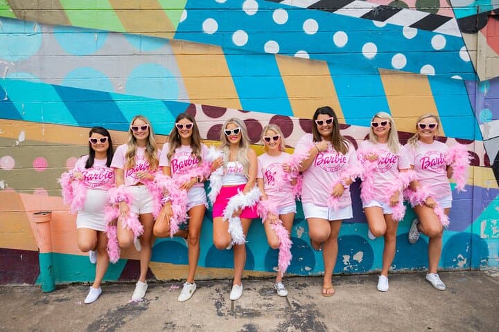 Gulch Mural Photoshoot: Private Bachelorette & Birthday Session in Nashville photo 2