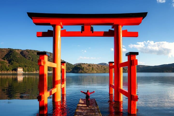 Hakone Day Tour: Historic Sites, Lake Ashi & Mount Fuji Views photo 3
