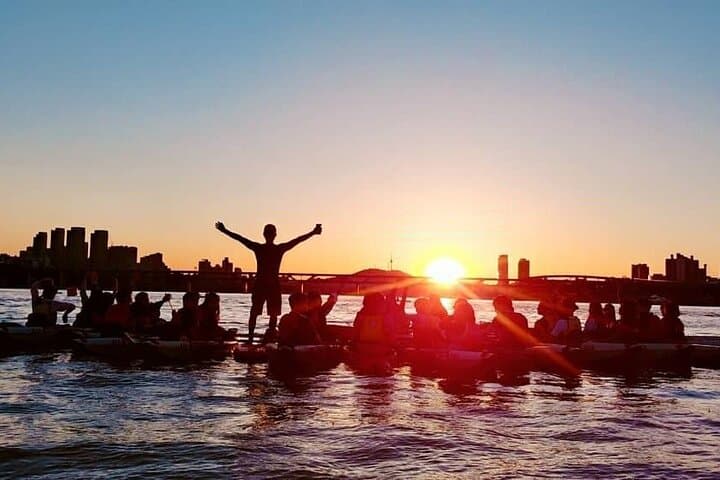 Sunset Kayak & Paddleboard on Seoul’s Han River — Lotte Tower Views photo 4