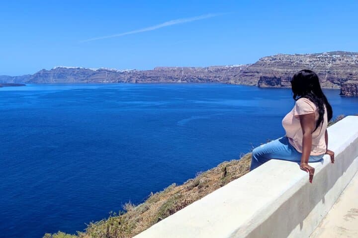 Private Santorini Shore Excursion — Oia, Caldera Views & Volcano Beaches photo 2