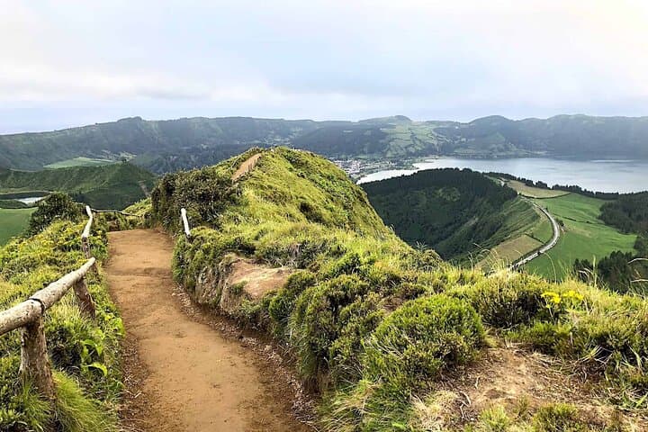 Sete Cidades Guided Volcano Tour — São Miguel's Iconic Crater Lagoons photo 2