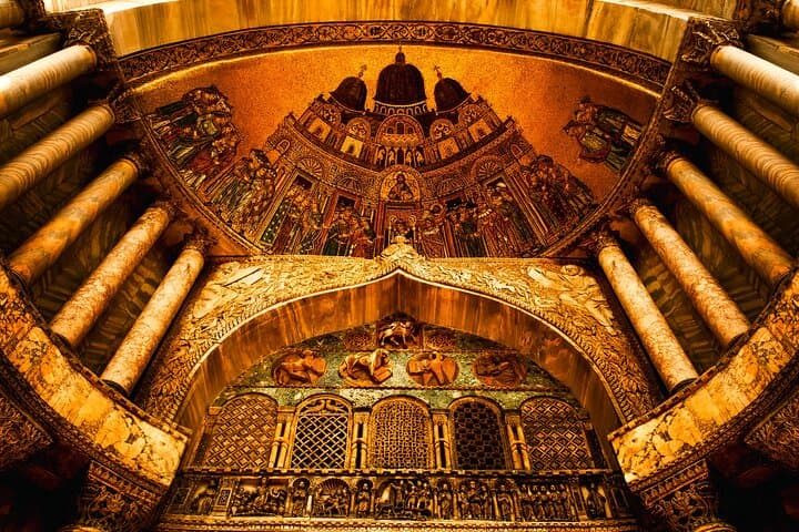inside-st-marks-basilica-priority-guided-tour-venice photo 4