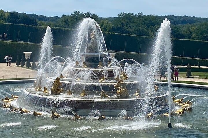 Giverny and Versailles in a Day: Small-Group Minivan Tour from Paris photo 4