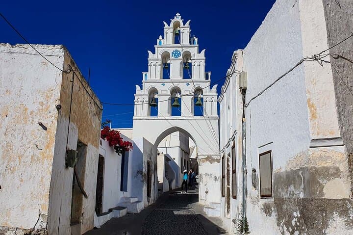 Private 8‑Hour Santorini Sightseeing Tour: Oia, Akrotiri, Red Beach & Winery photo 5